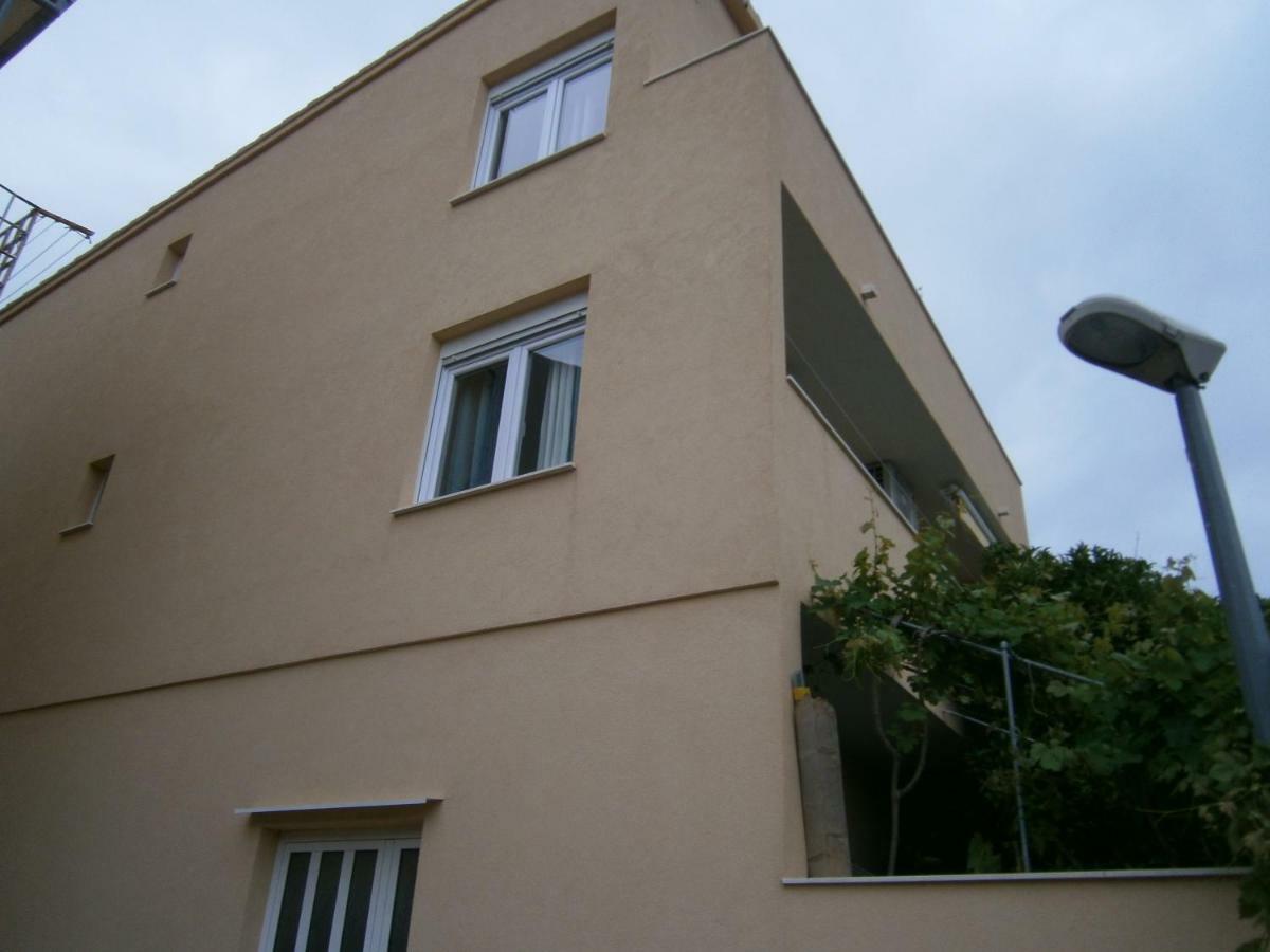 Apartment Willy Komiza Exterior photo