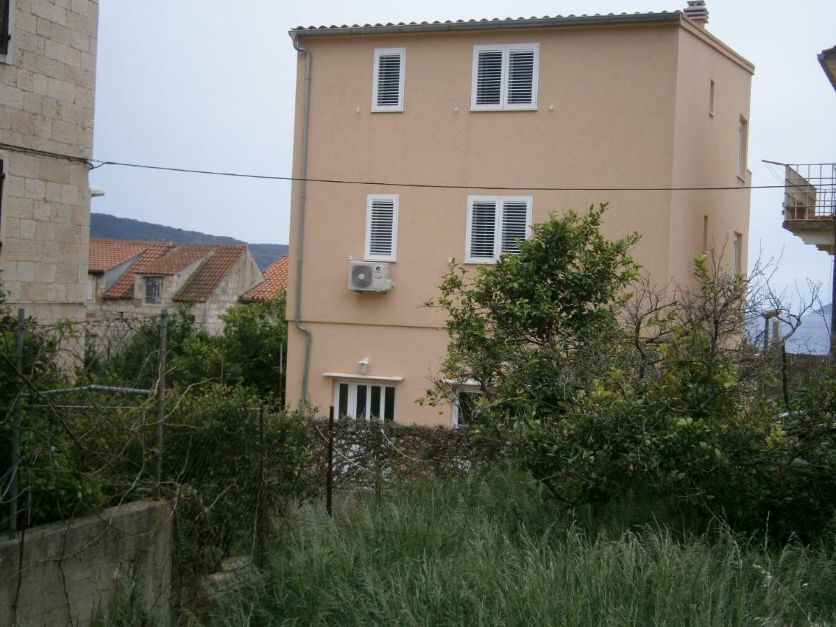 Apartment Willy Komiza Exterior photo