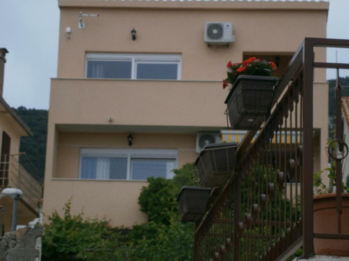 Apartment Willy Komiza Exterior photo