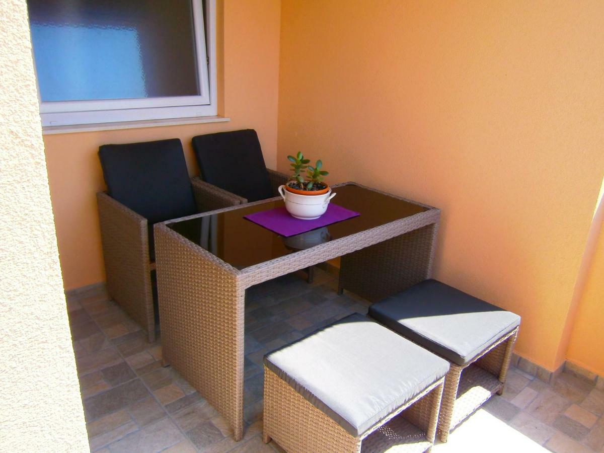 Apartment Willy Komiza Exterior photo